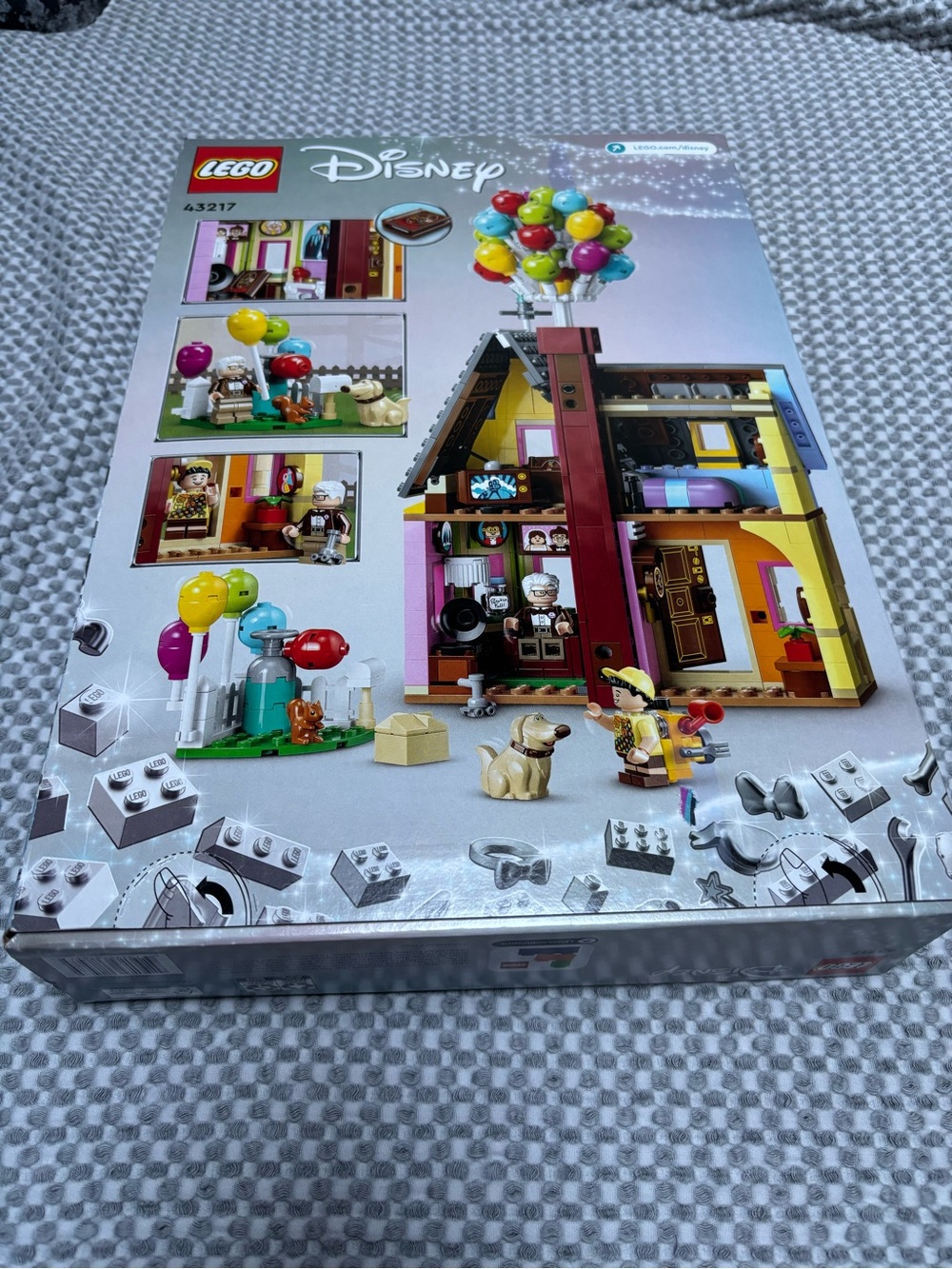New-LEGO Disney Pixar  Up! House Celebrating Disney’s 100th Set #43217 - Picture 3 of 6